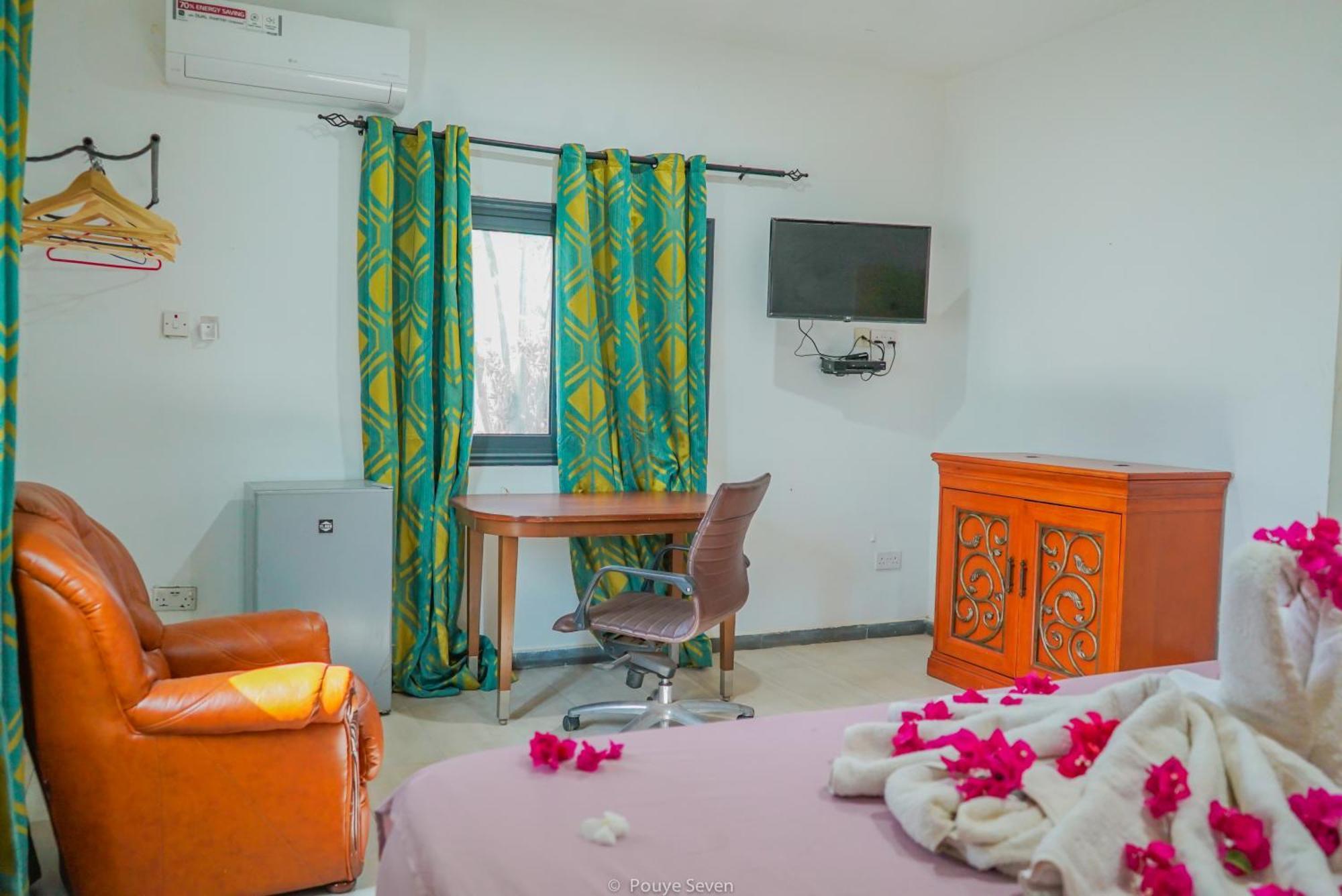 Mgm Apartments Gambia Kololi Eksteriør billede